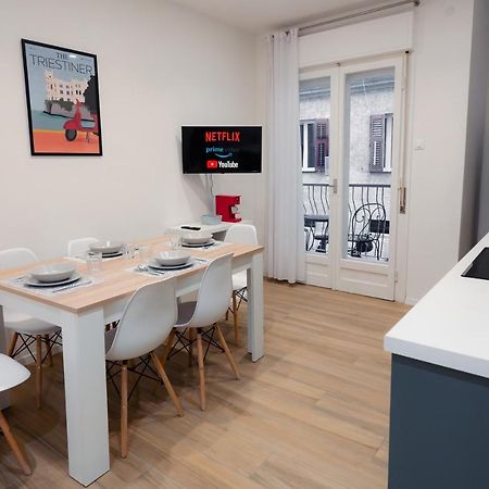 Apartamento Centro Storico Moderno Trilocale Con Balcone Trieste Exterior foto