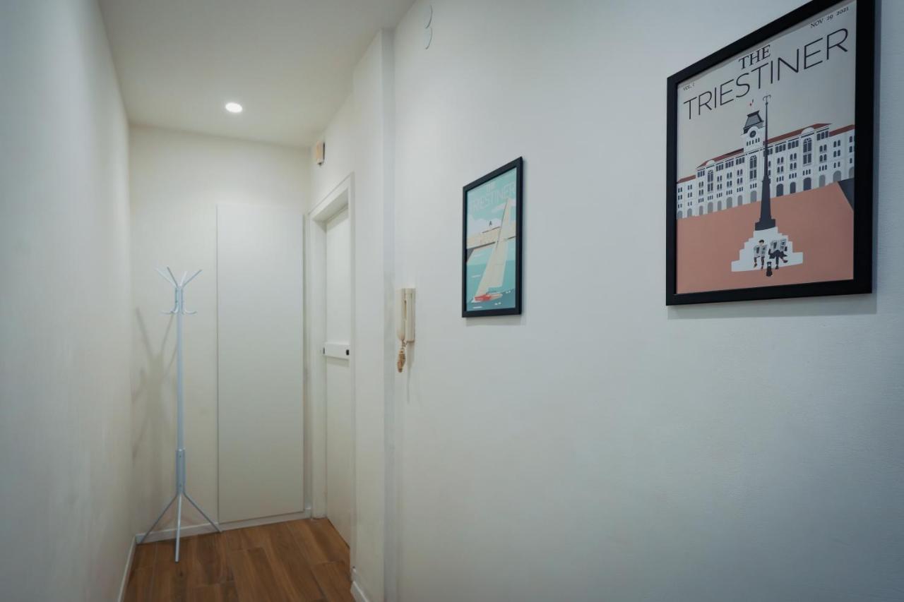 Apartamento Centro Storico Moderno Trilocale Con Balcone Trieste Exterior foto